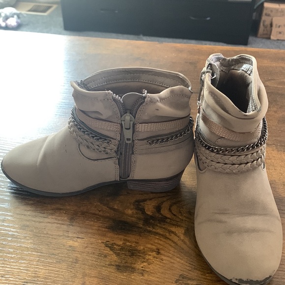 *Used* Wonder Nation Boots - Picture 2 of 5